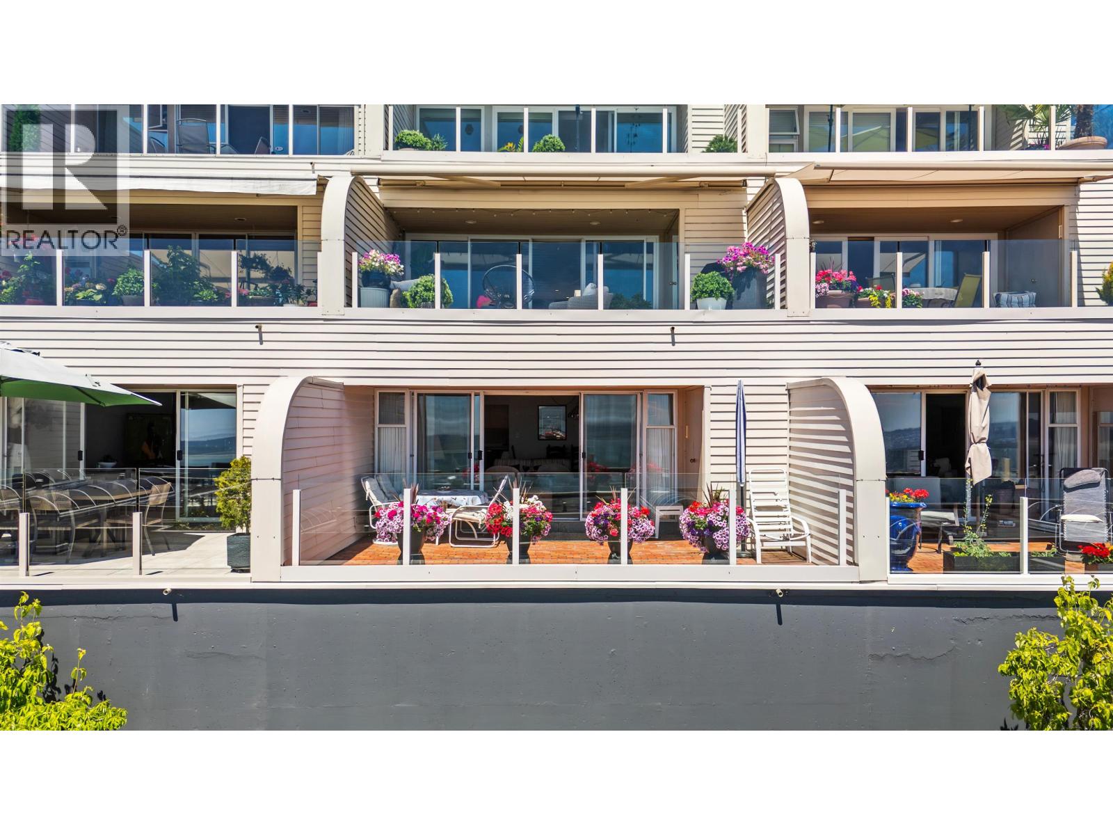 105 2274 FOLKESTONE WAY, West Vancouver