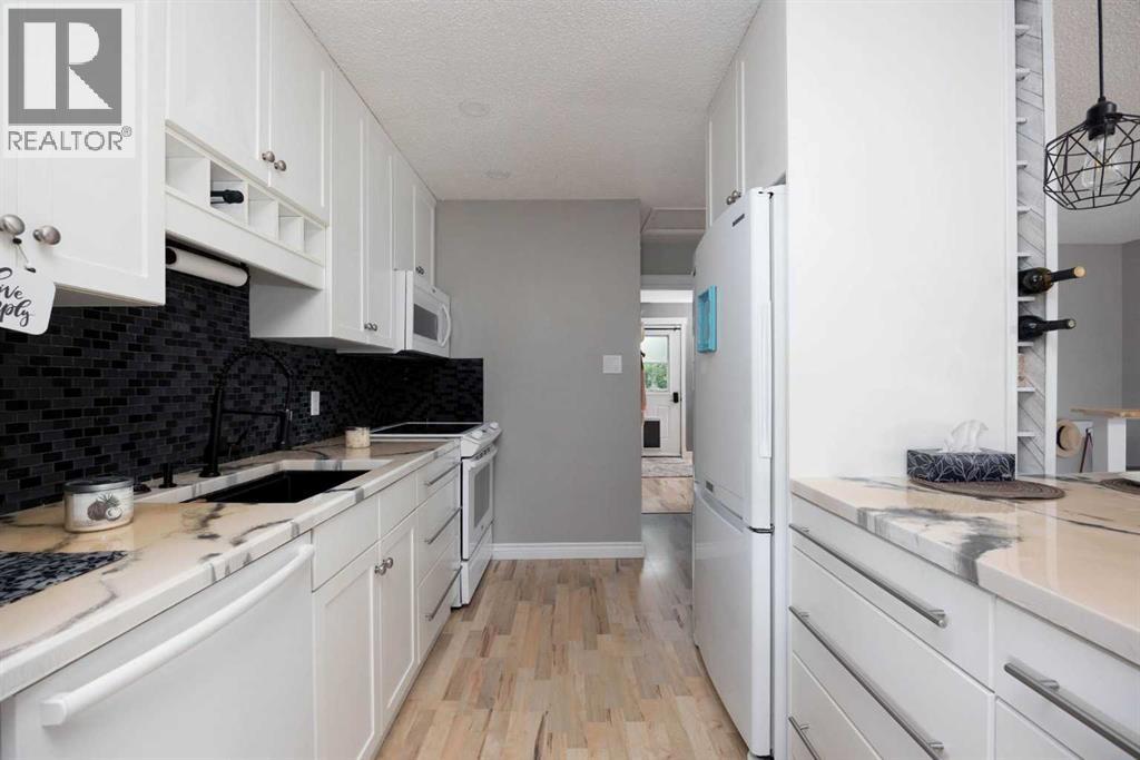 112B Siesta Gardens — photo 10