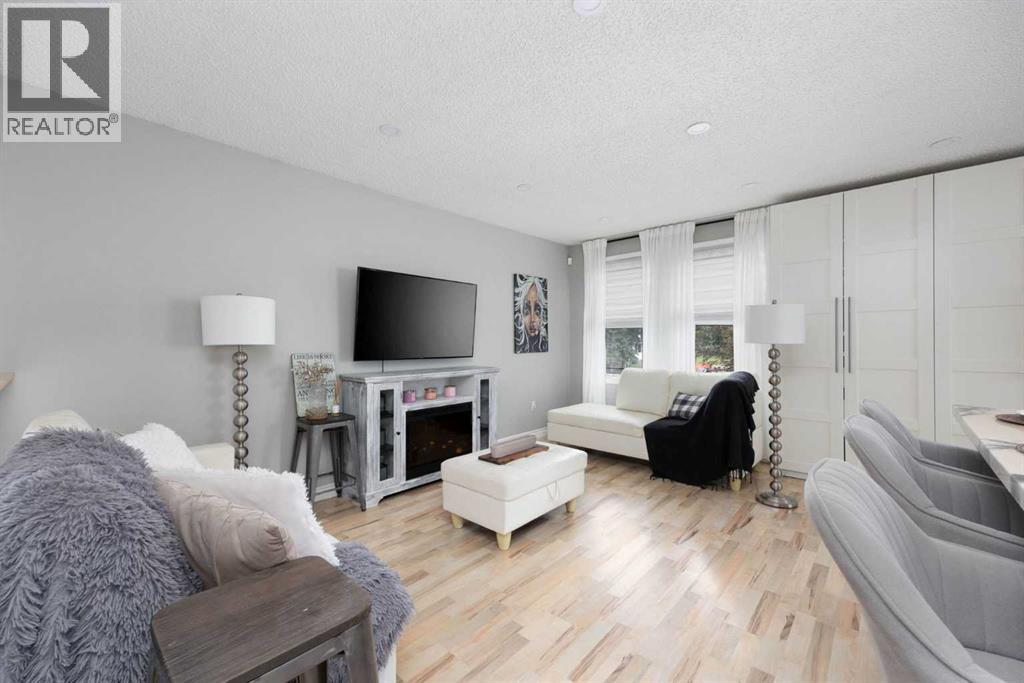 112B Siesta Gardens - photo 3