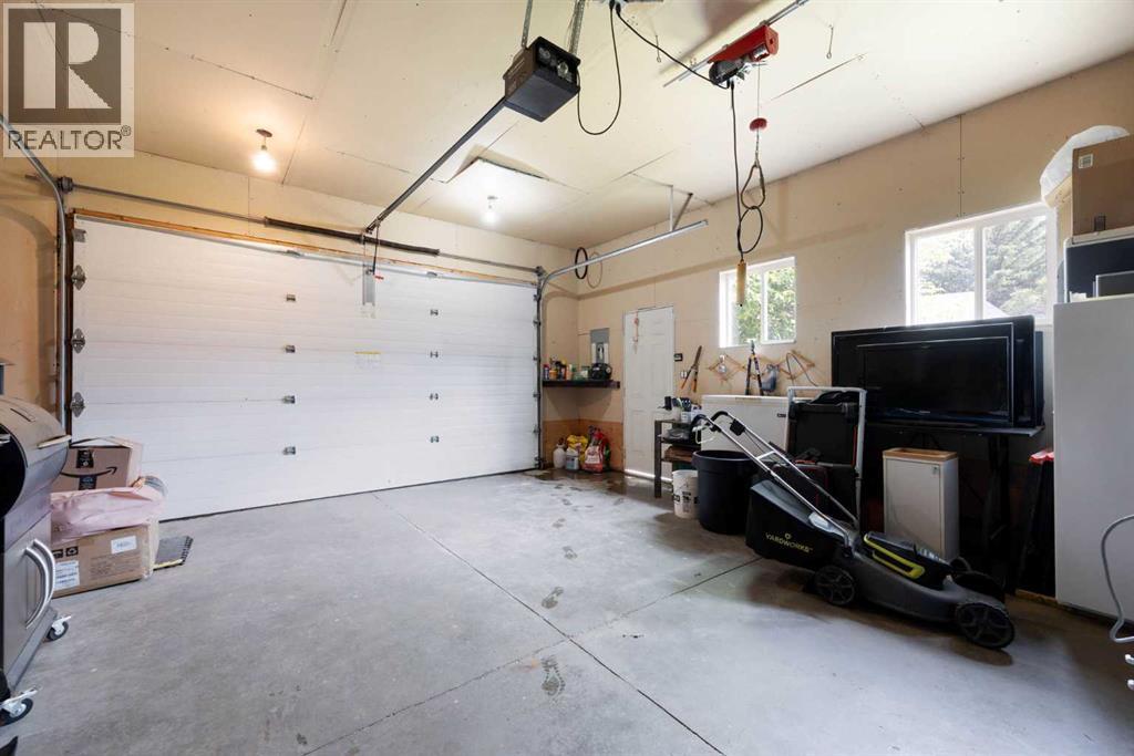 112B Siesta Gardens — photo 32