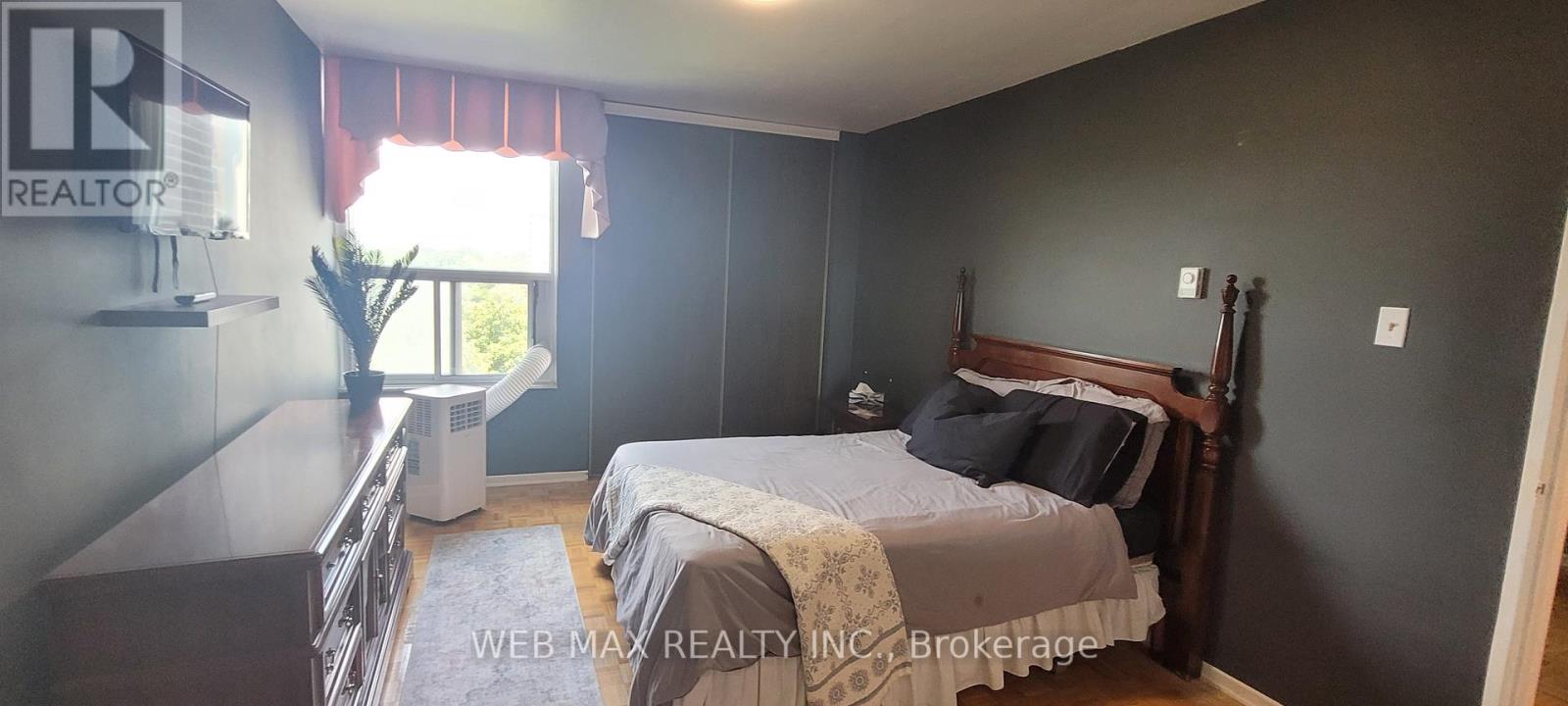 #804 980 BROADVIEW AVENUE - 11