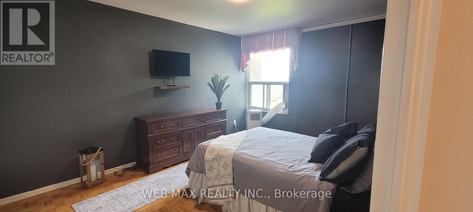 #804 980 BROADVIEW AVENUE - 12