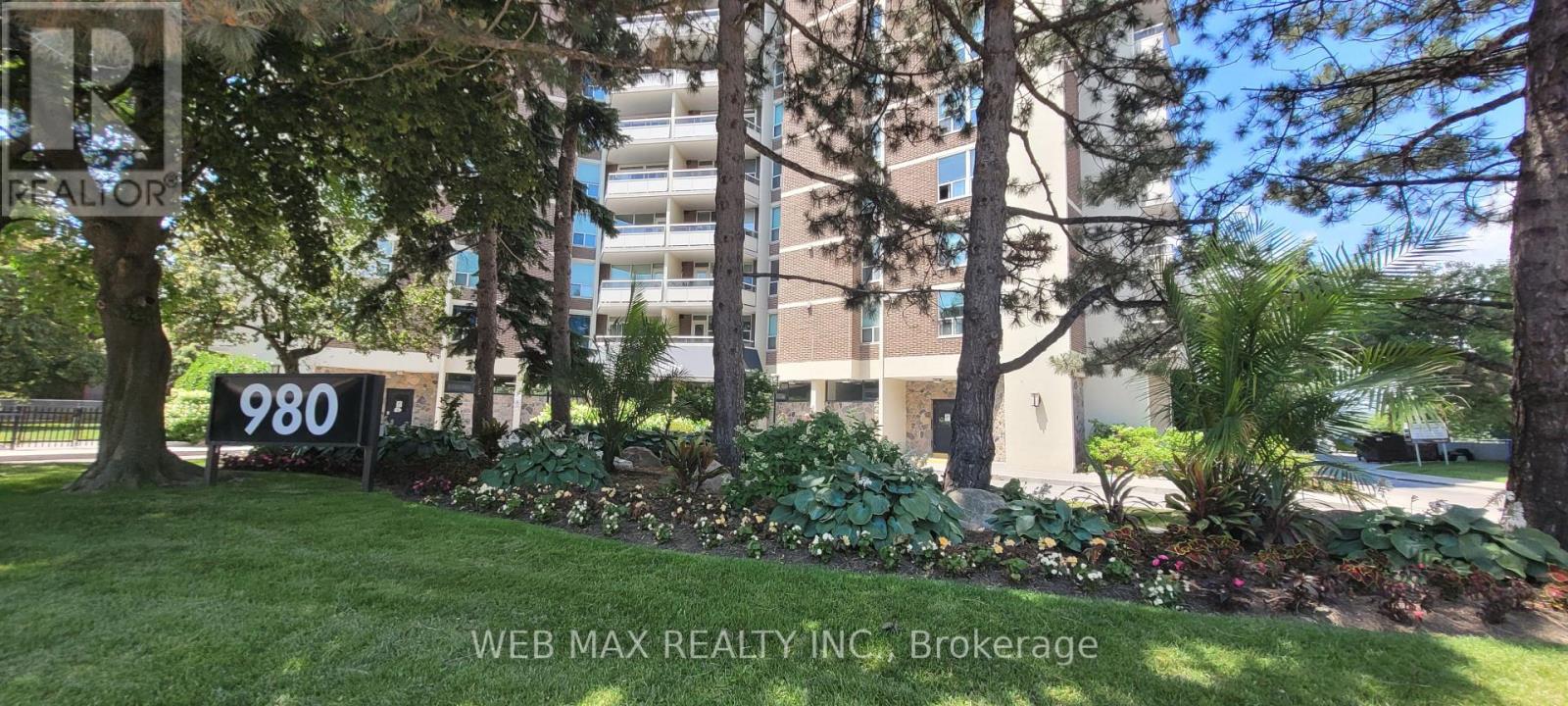 Beautiful Landscaped building lush