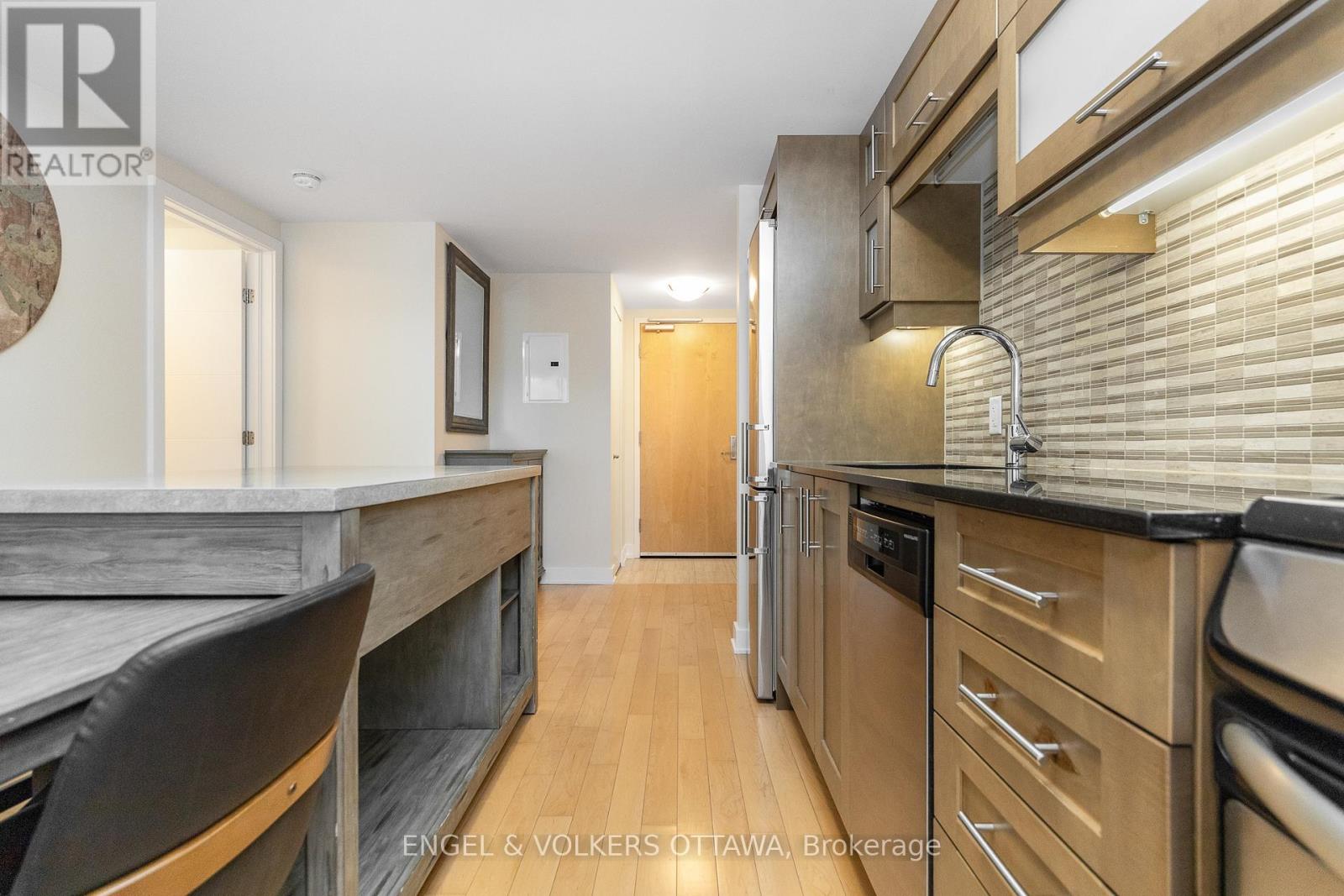 #1103 40 NEPEAN STREET - 14