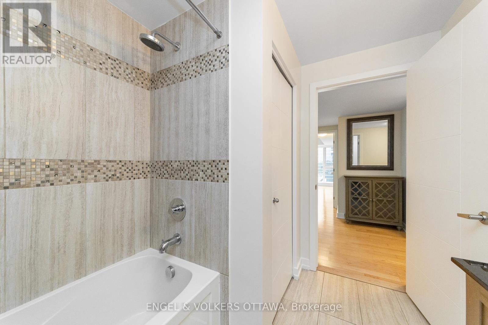 #1103 40 NEPEAN STREET - 20
