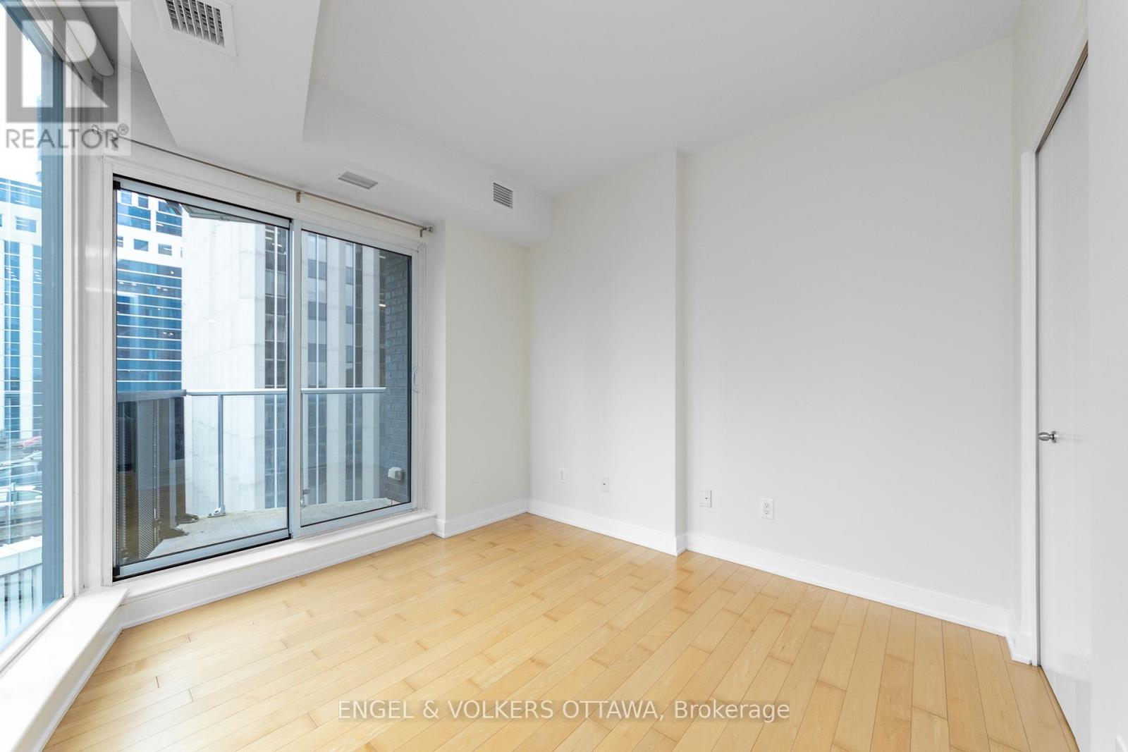 #1103 40 NEPEAN STREET - 21