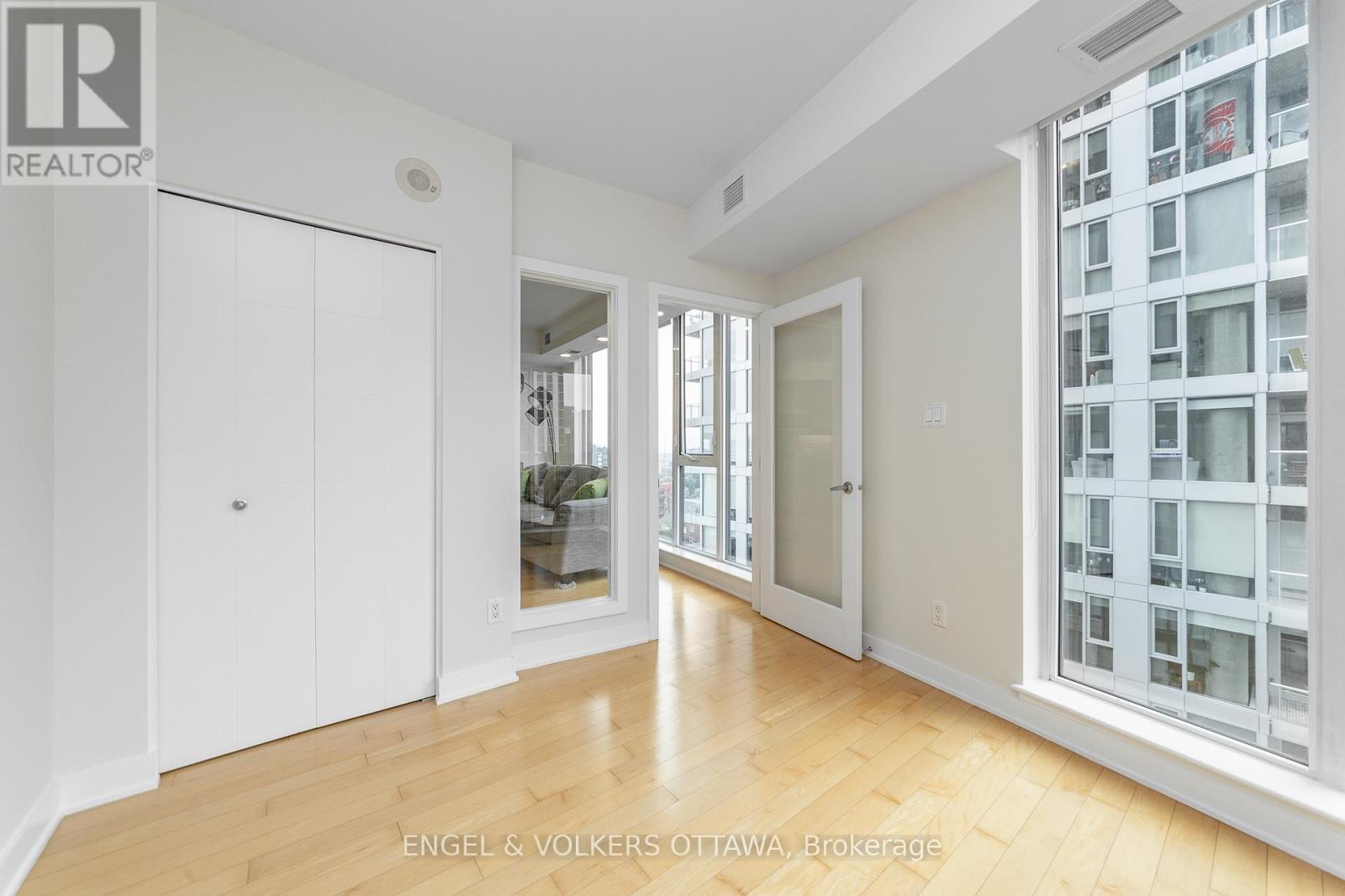#1103 40 NEPEAN STREET - 23