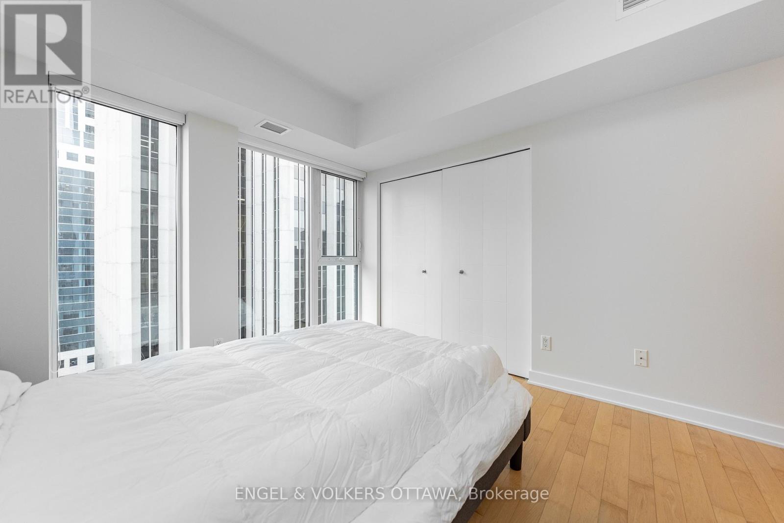 #1103 40 NEPEAN STREET - 25