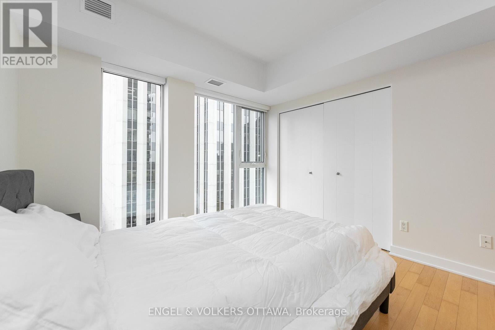 #1103 40 NEPEAN STREET - 27