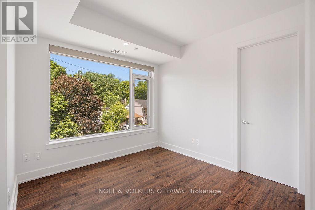 #318 7 MARQUETTE AVENUE - 18