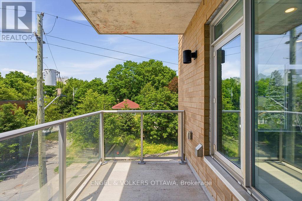#318 7 MARQUETTE AVENUE - 24