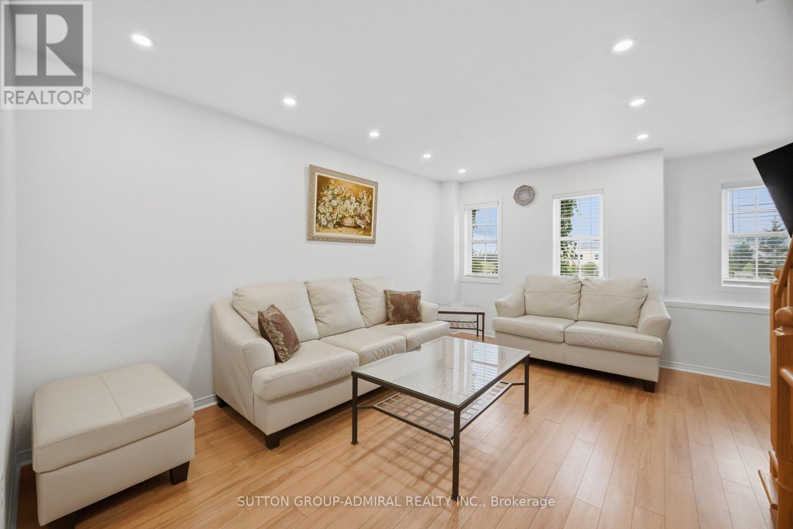 190 BANTRY AVENUE - 16