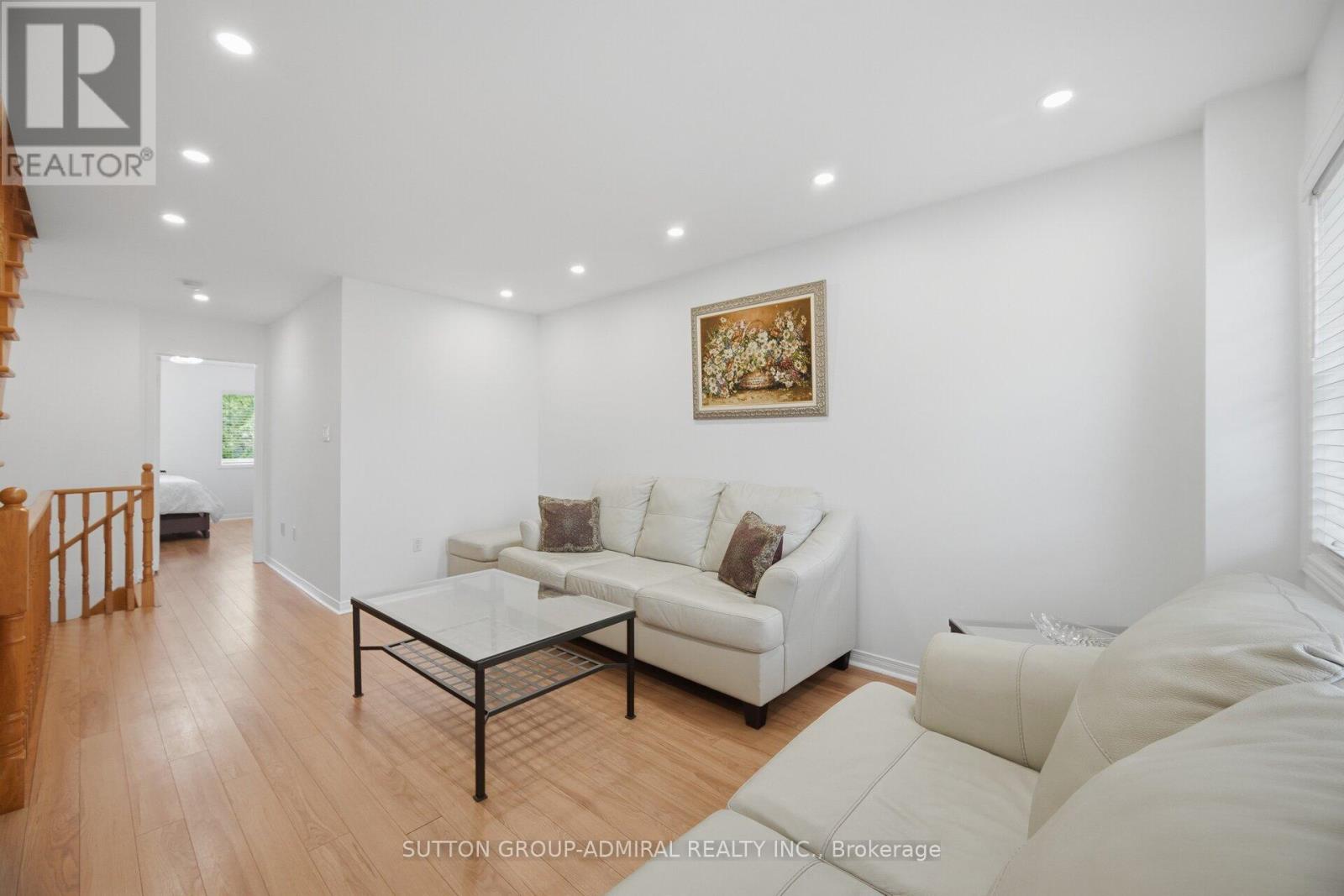 190 BANTRY AVENUE - 17