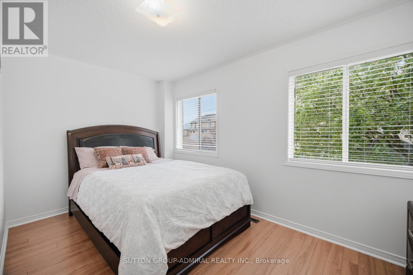 190 BANTRY AVENUE - 19