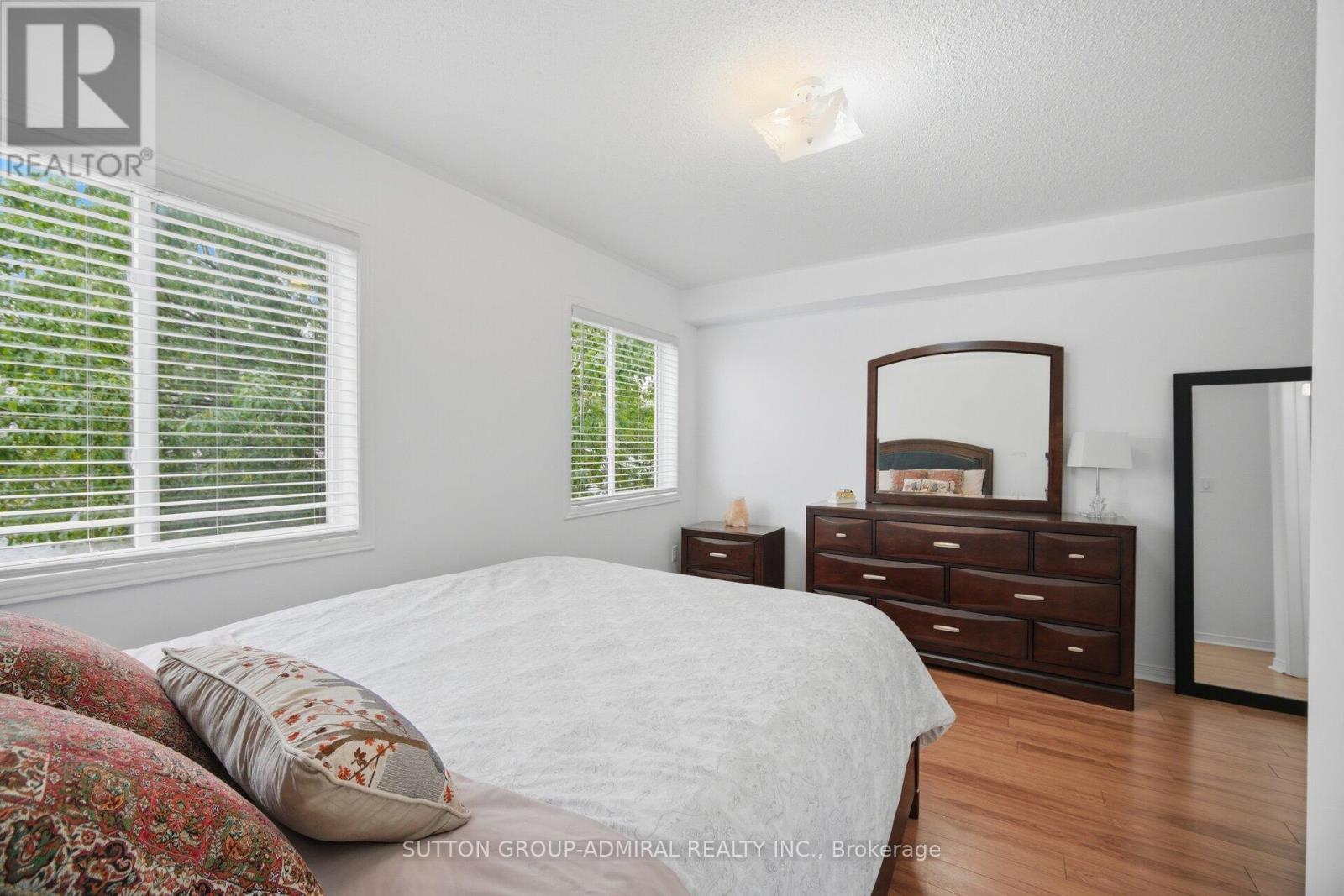 190 BANTRY AVENUE - 20