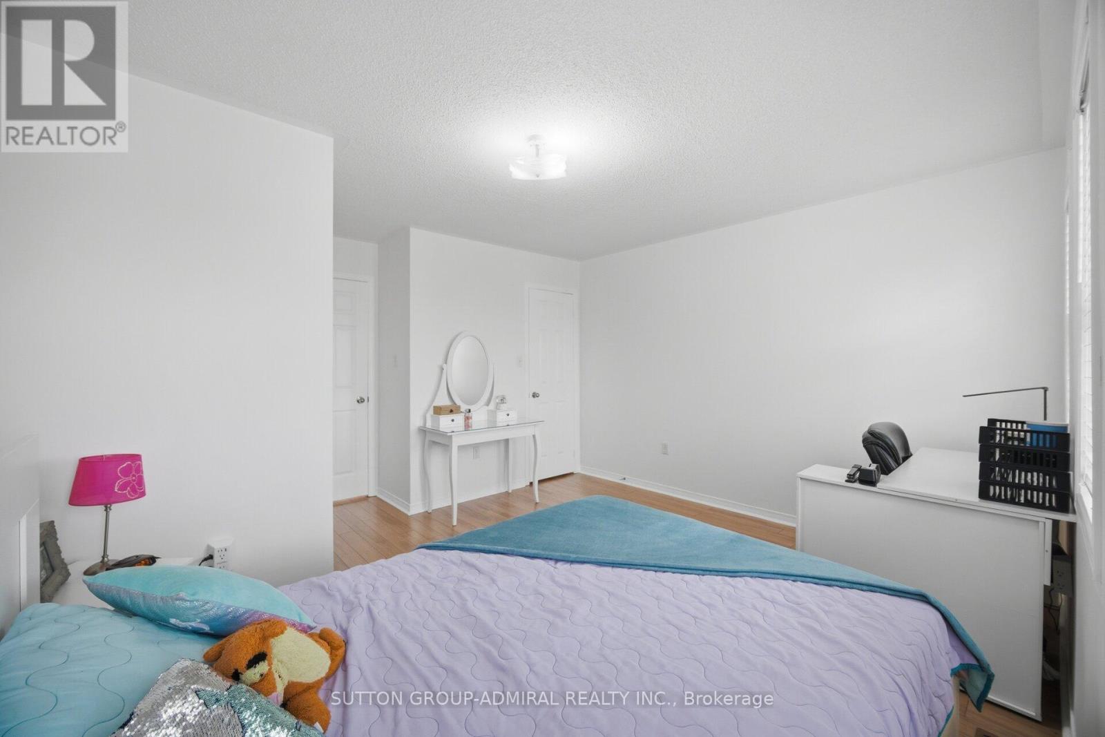 190 BANTRY AVENUE - 27