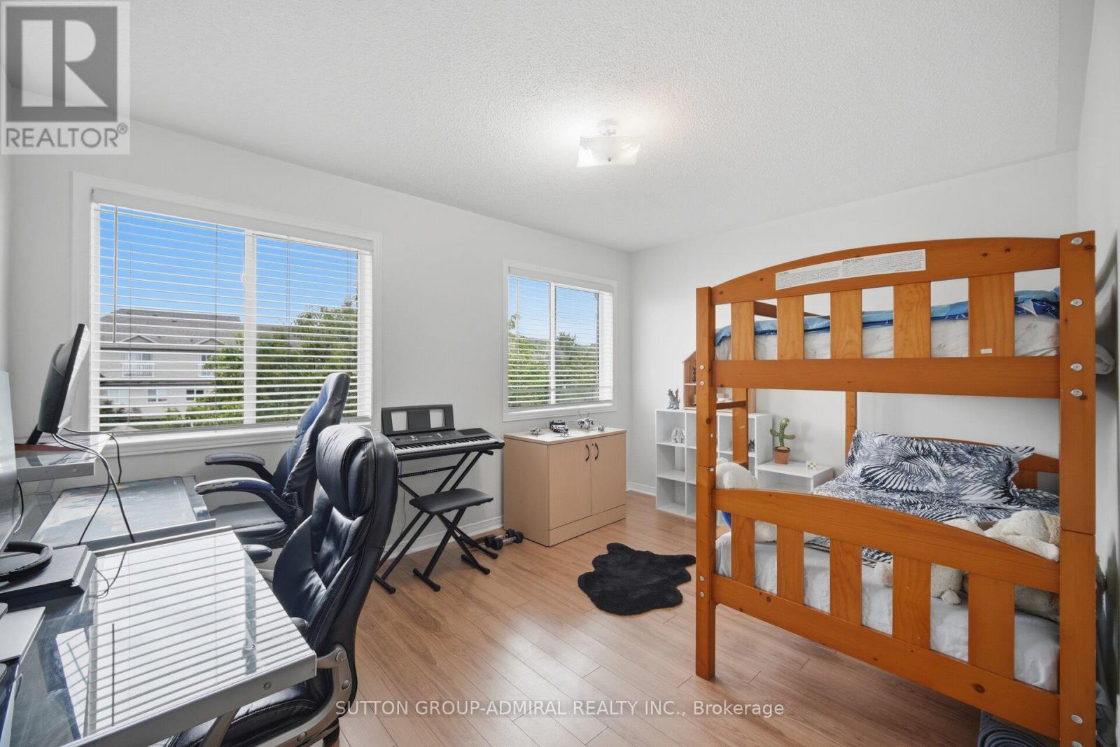 190 BANTRY AVENUE - 28