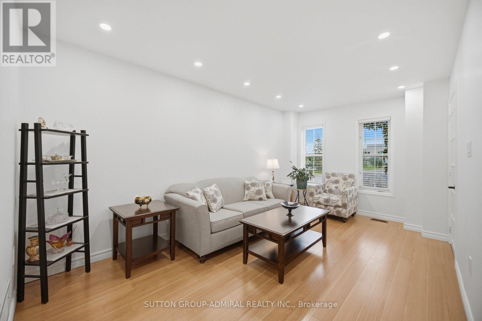 190 BANTRY AVENUE - 3