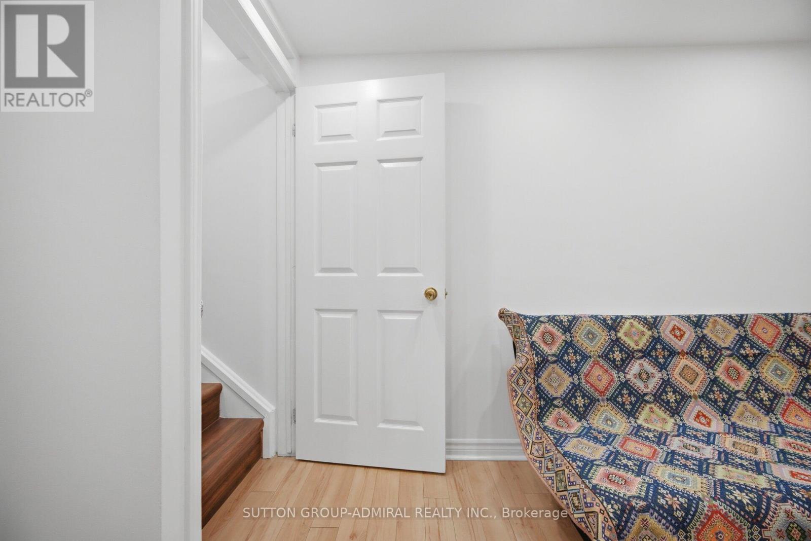 190 BANTRY AVENUE - 33