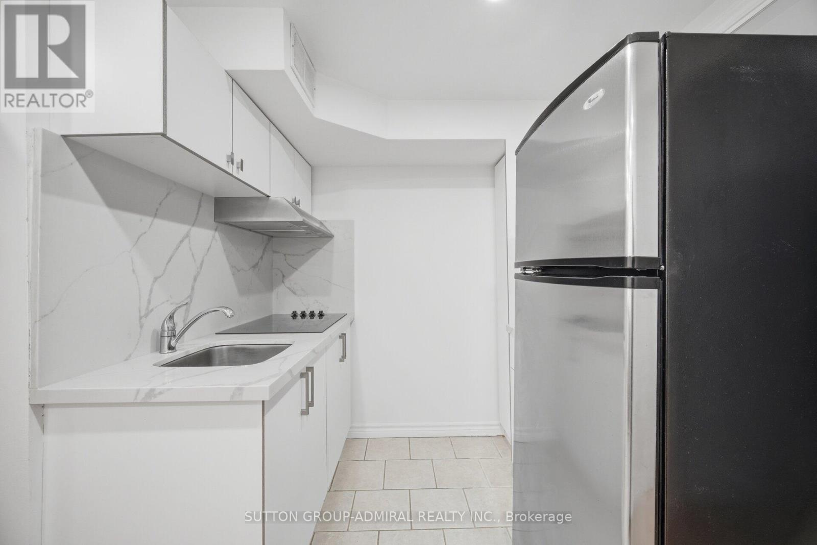 190 BANTRY AVENUE - 38