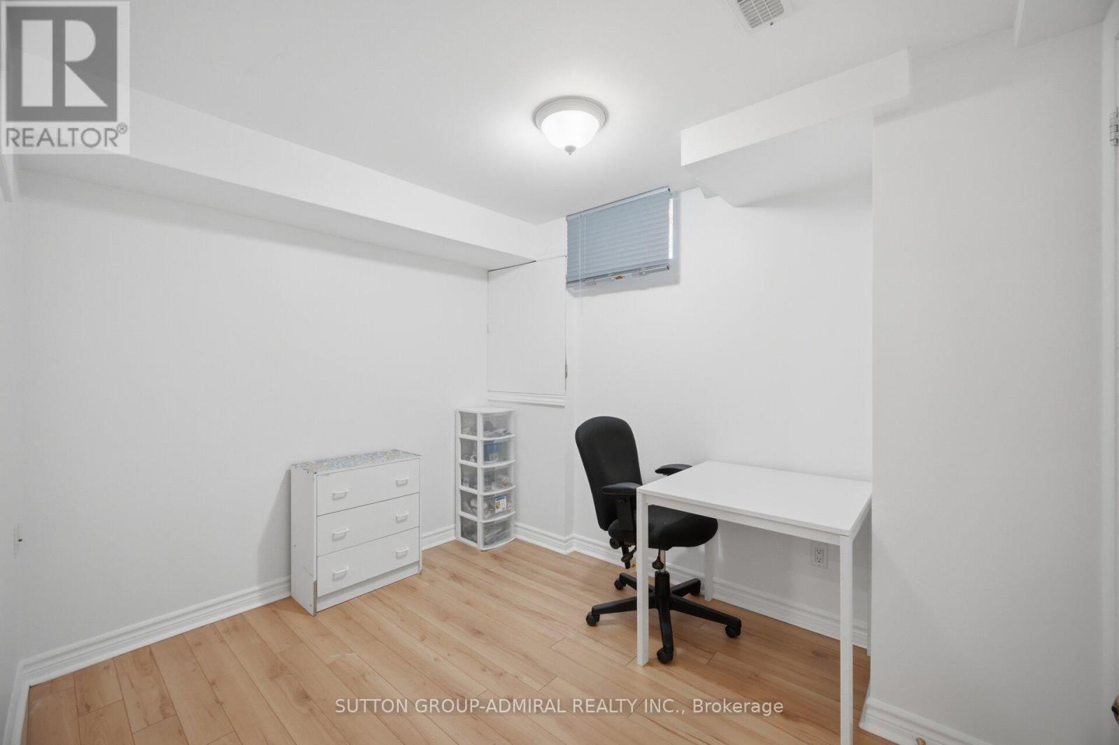 190 BANTRY AVENUE - 41