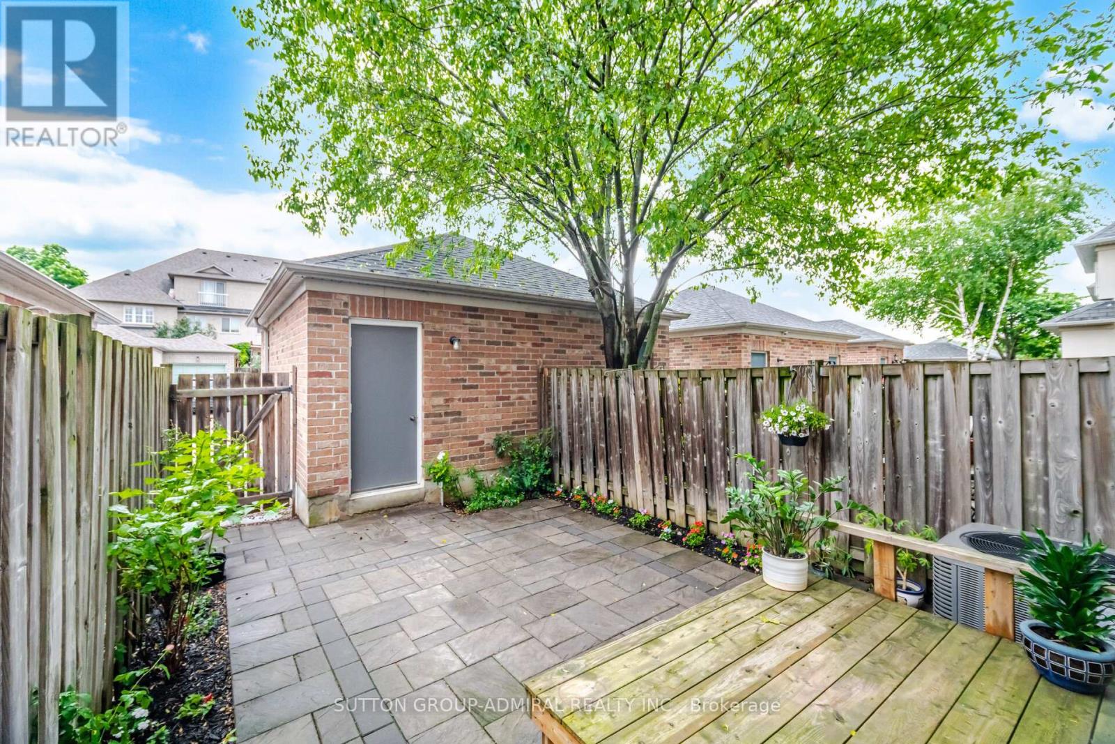 190 BANTRY AVENUE - 47