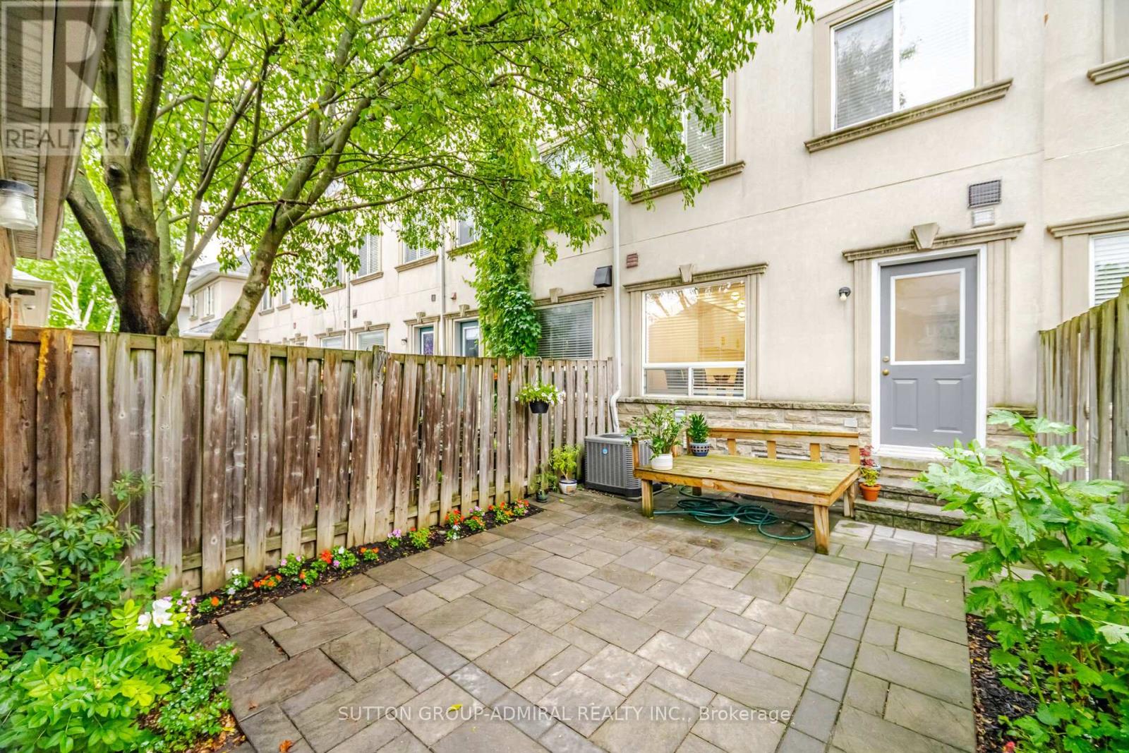 190 BANTRY AVENUE - 48
