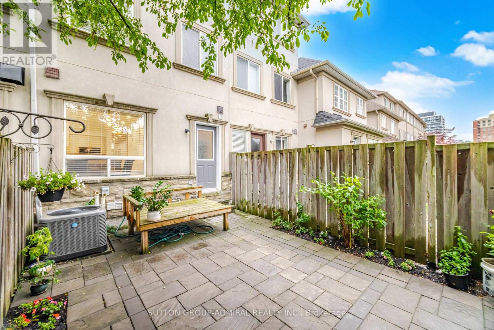 190 BANTRY AVENUE - 49