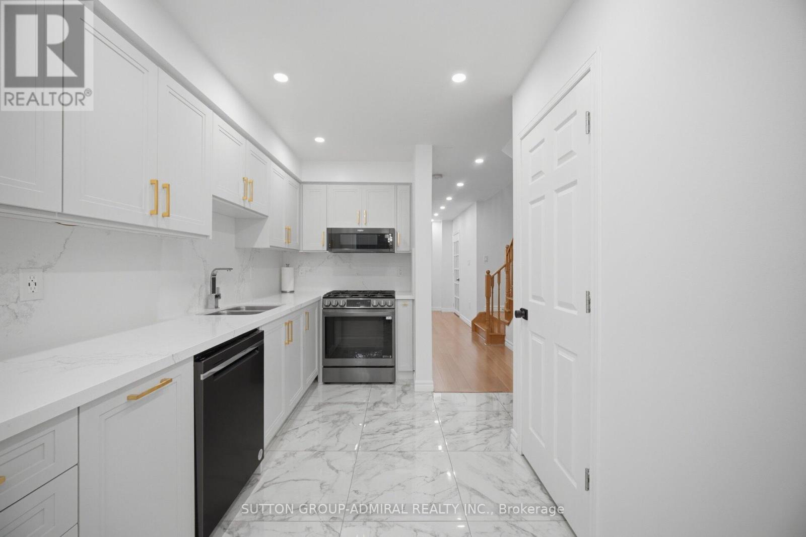 190 BANTRY AVENUE - 5