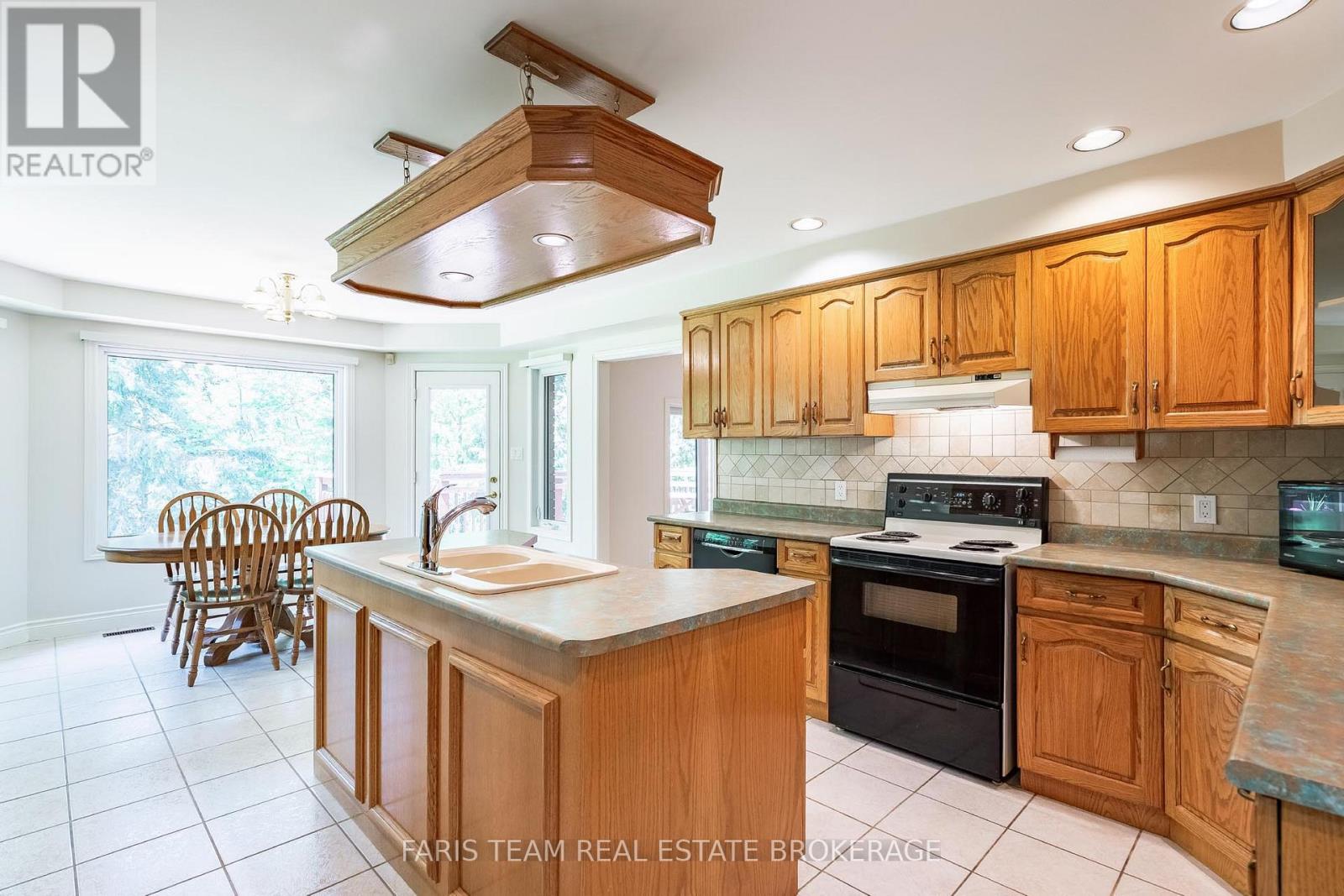 2088 WILKINSON STREET - 10