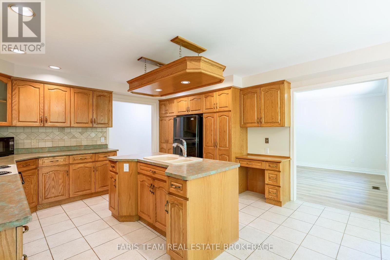 2088 WILKINSON STREET - 8