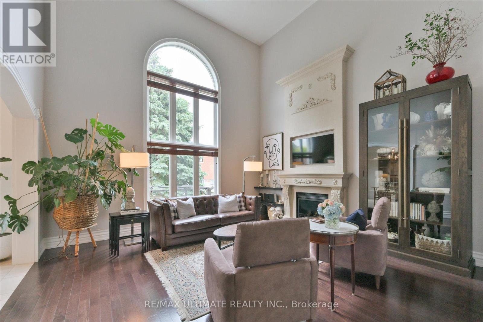 123 VILLAGE GREEN DRIVE - Image 16