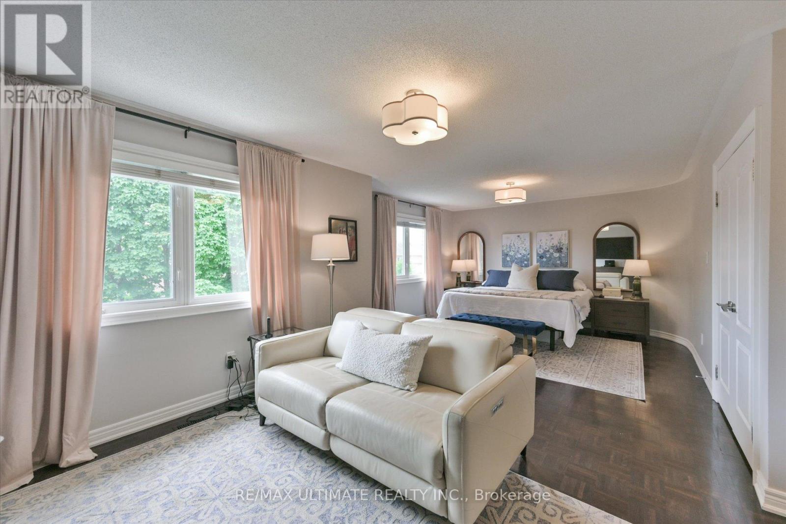 123 VILLAGE GREEN DRIVE - Image 27