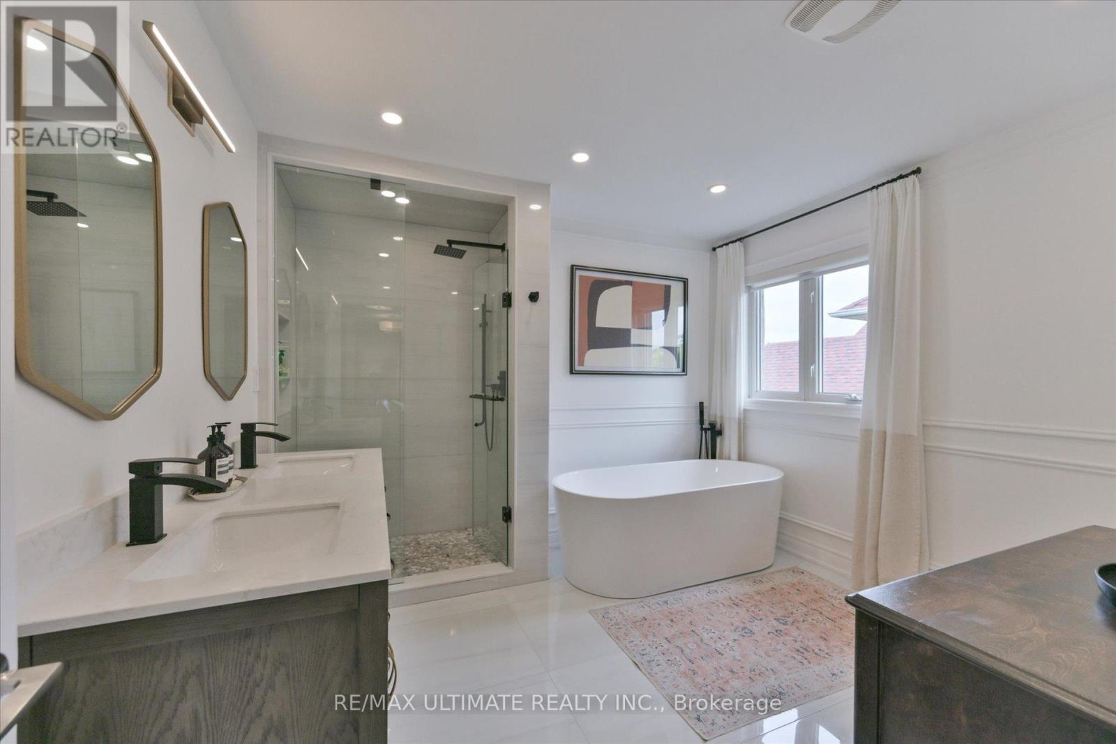 123 VILLAGE GREEN DRIVE - Image 29