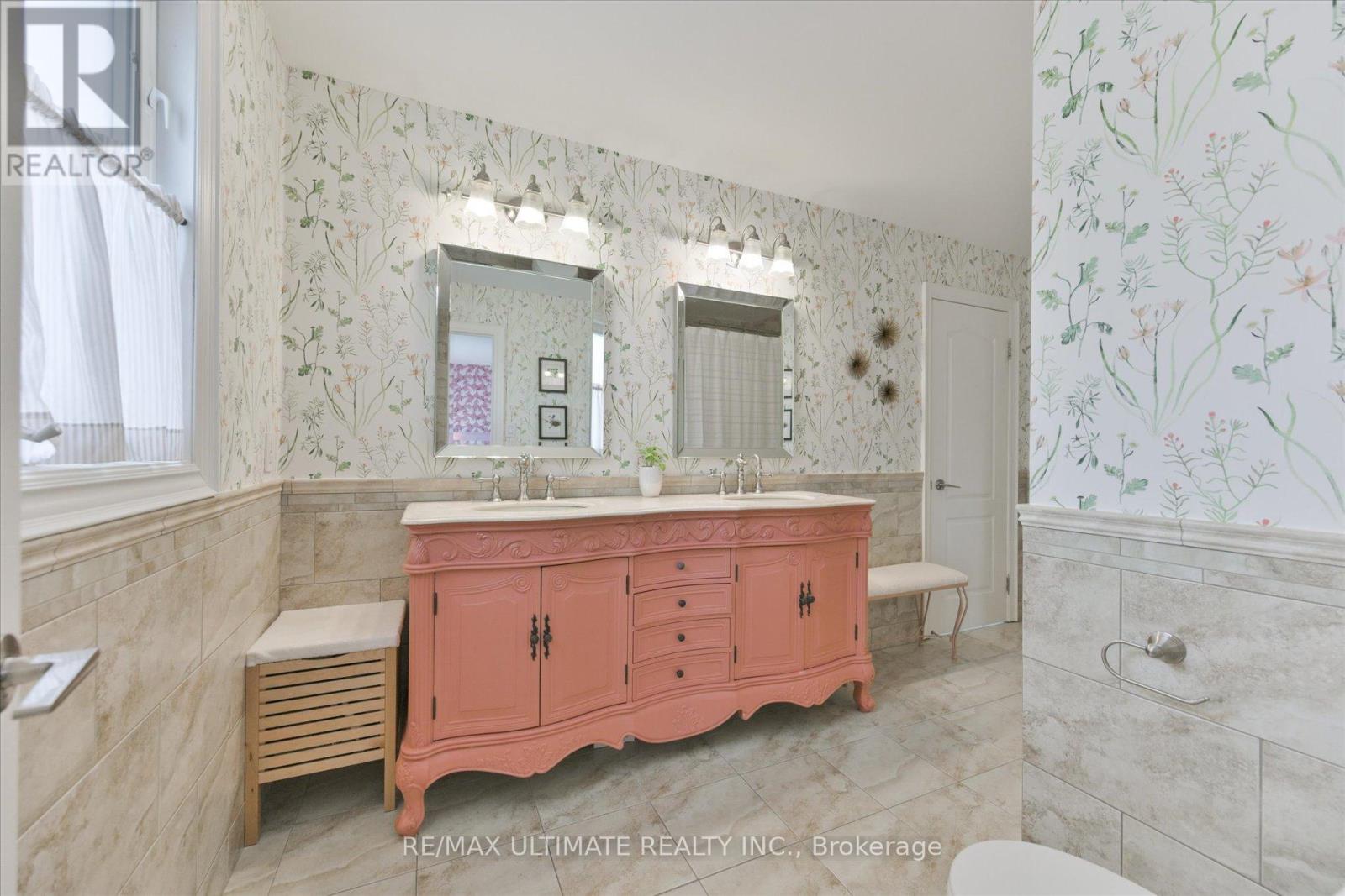 123 VILLAGE GREEN DRIVE - Image 35