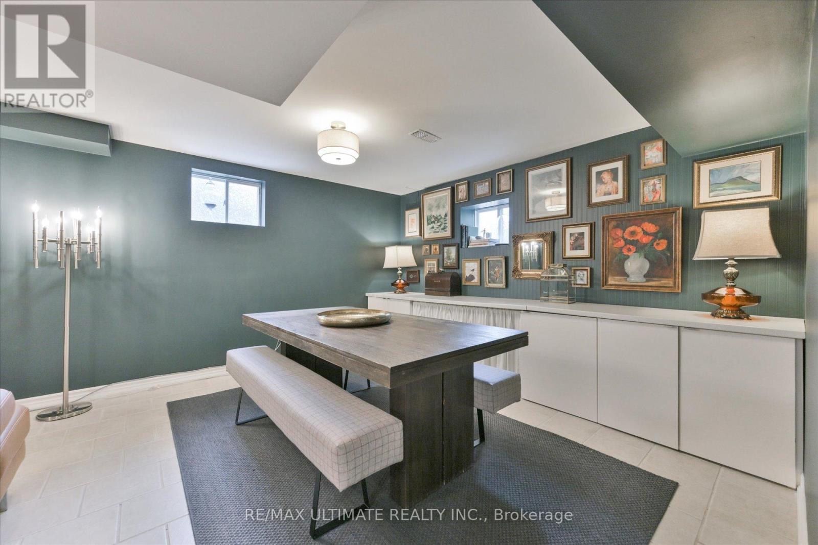 123 VILLAGE GREEN DRIVE - Image 42