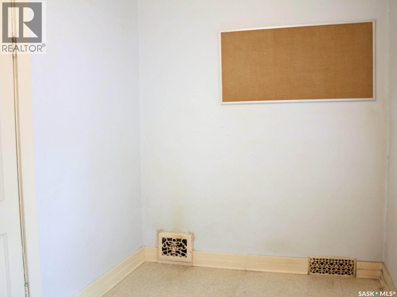 111 L AVENUE S — photo 8