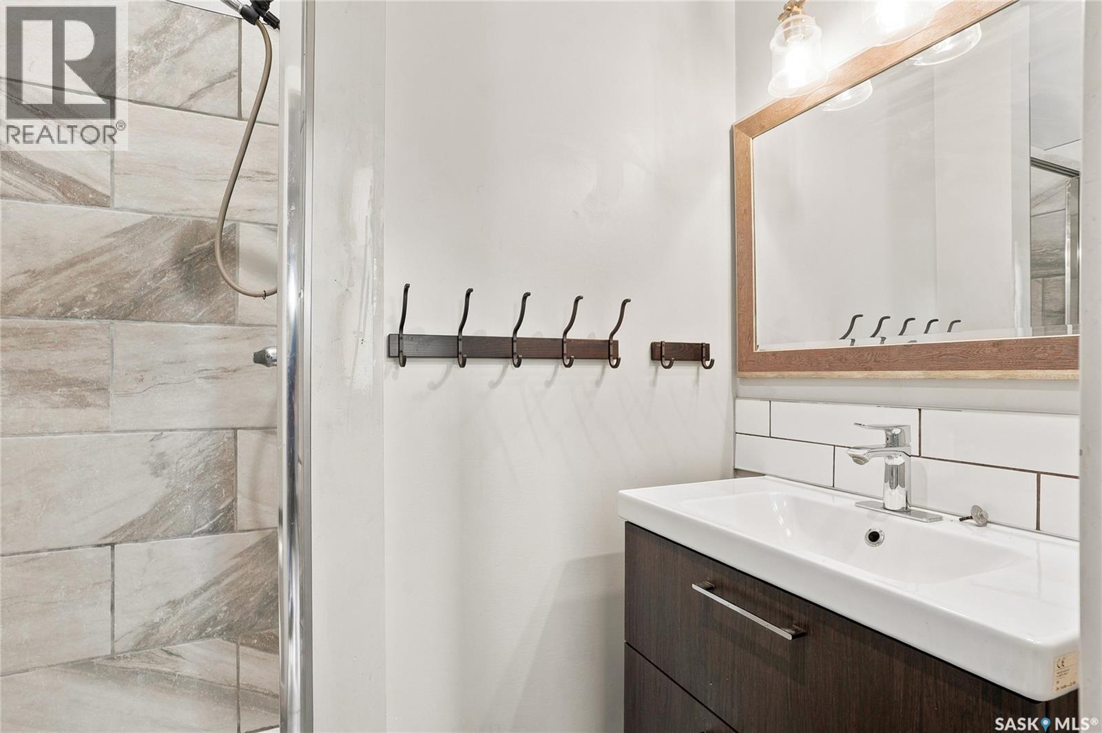 3120 Caen STREET — photo 48