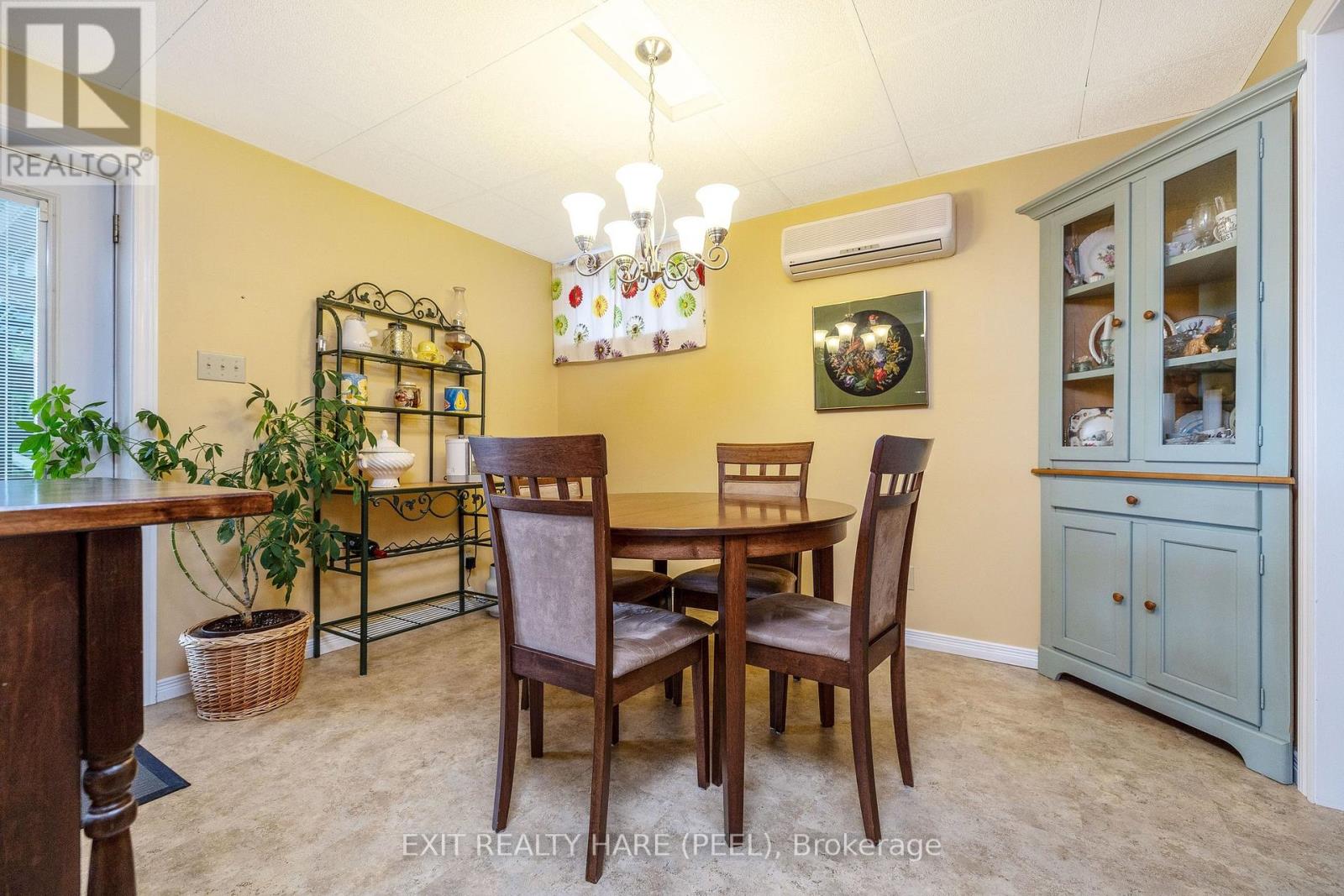 85 LEESON STREET S - Image 26