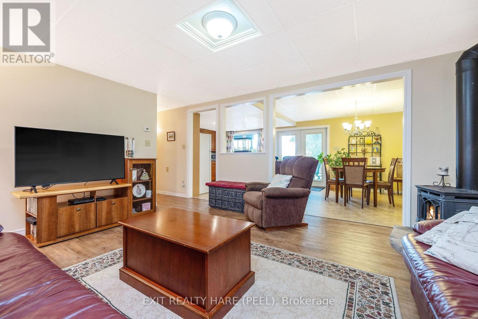 85 LEESON STREET S - Image 25