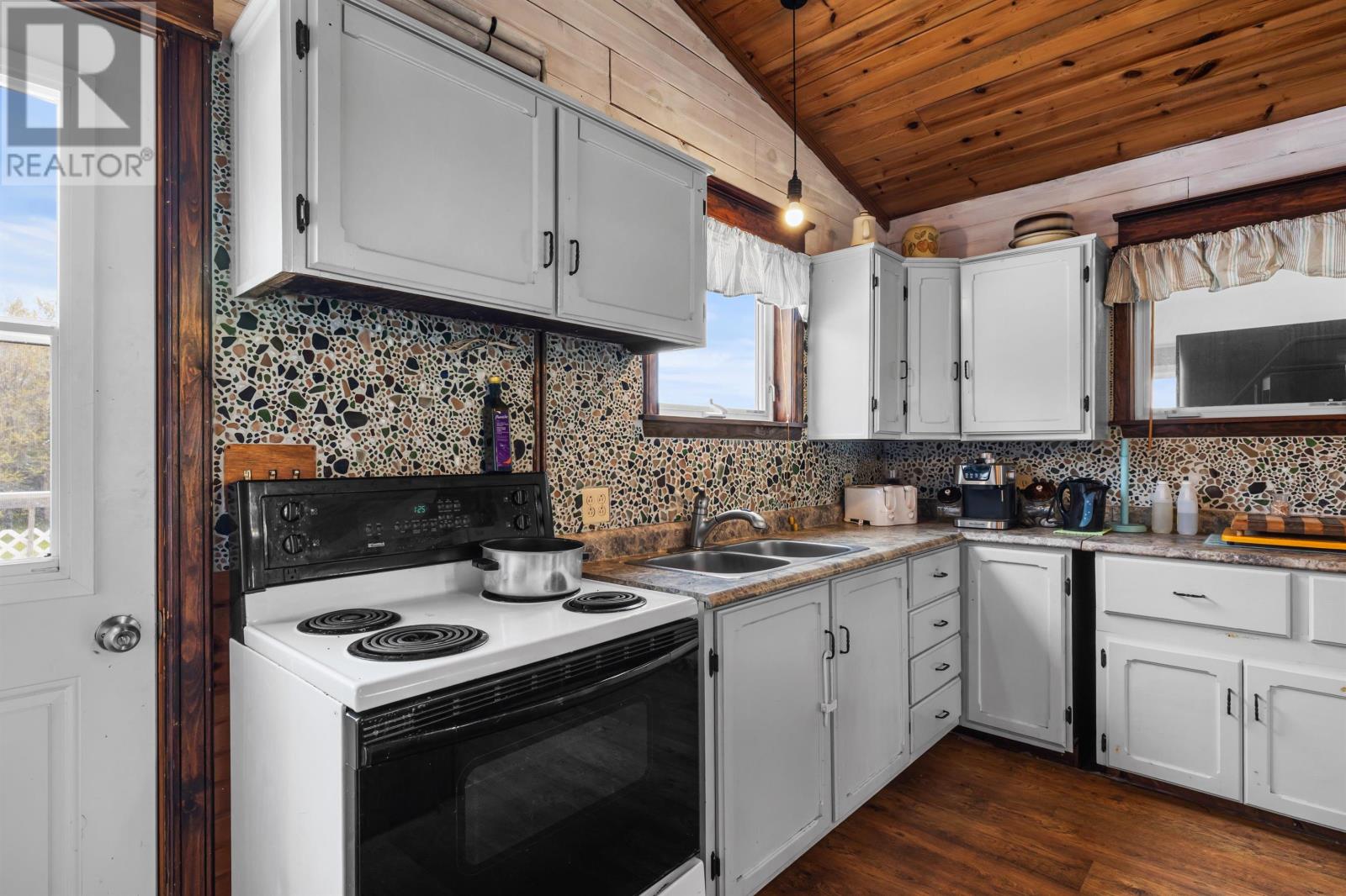 2958 East Point - 12