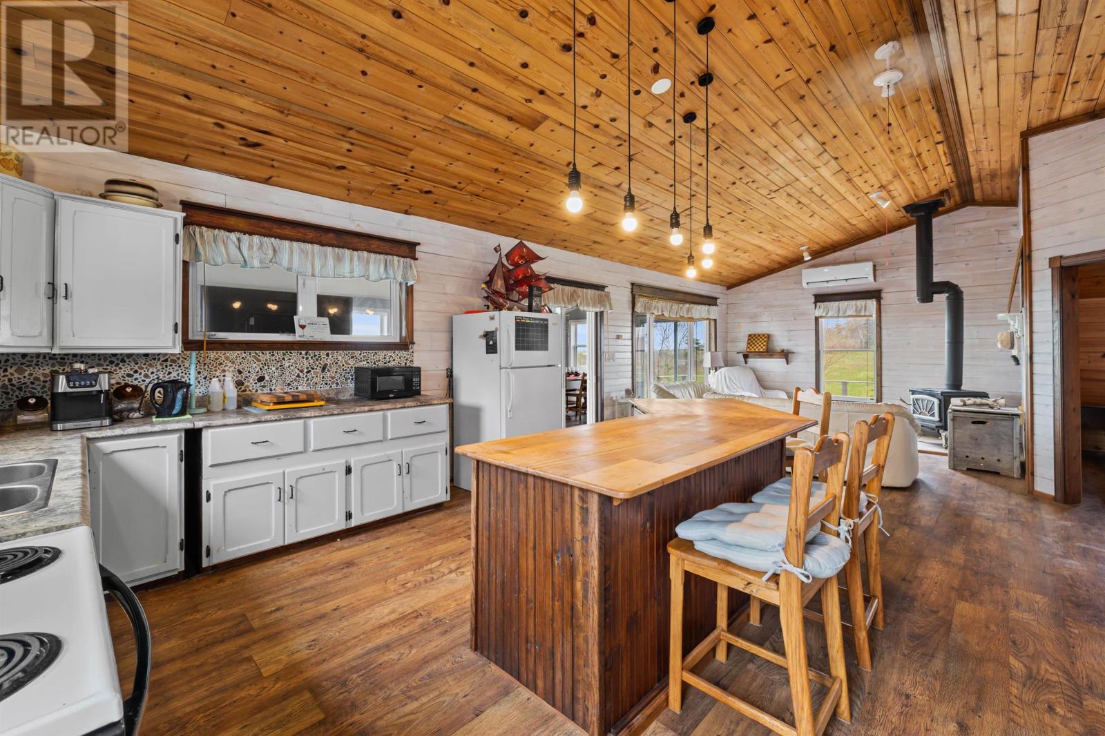 2958 East Point - 3