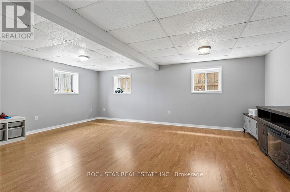 56 GOLDEN ACRES DRIVE - 21