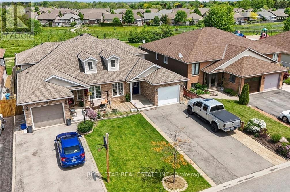 56 GOLDEN ACRES DRIVE - 28