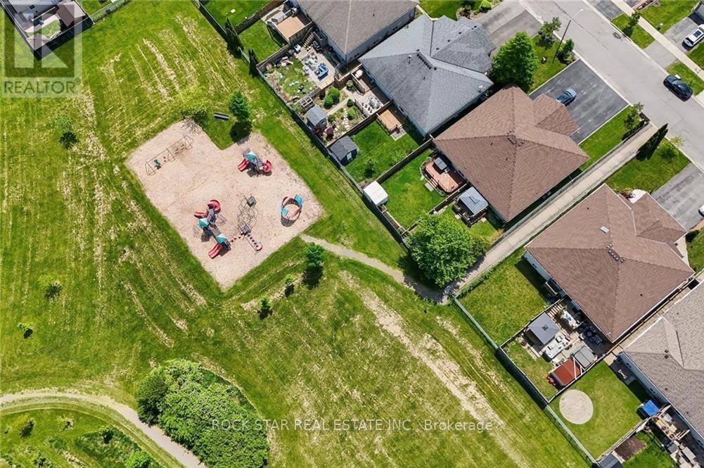 56 GOLDEN ACRES DRIVE - 31