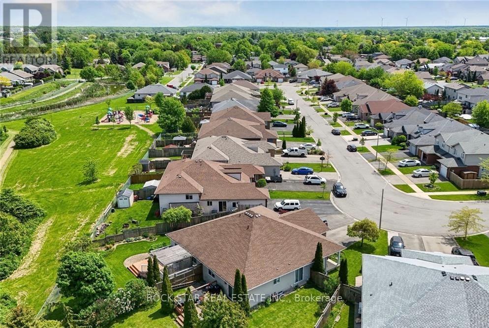56 GOLDEN ACRES DRIVE - 32