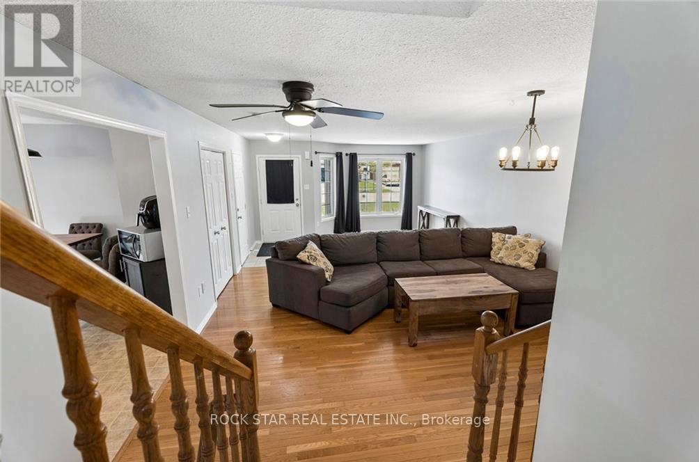 56 GOLDEN ACRES DRIVE - 9