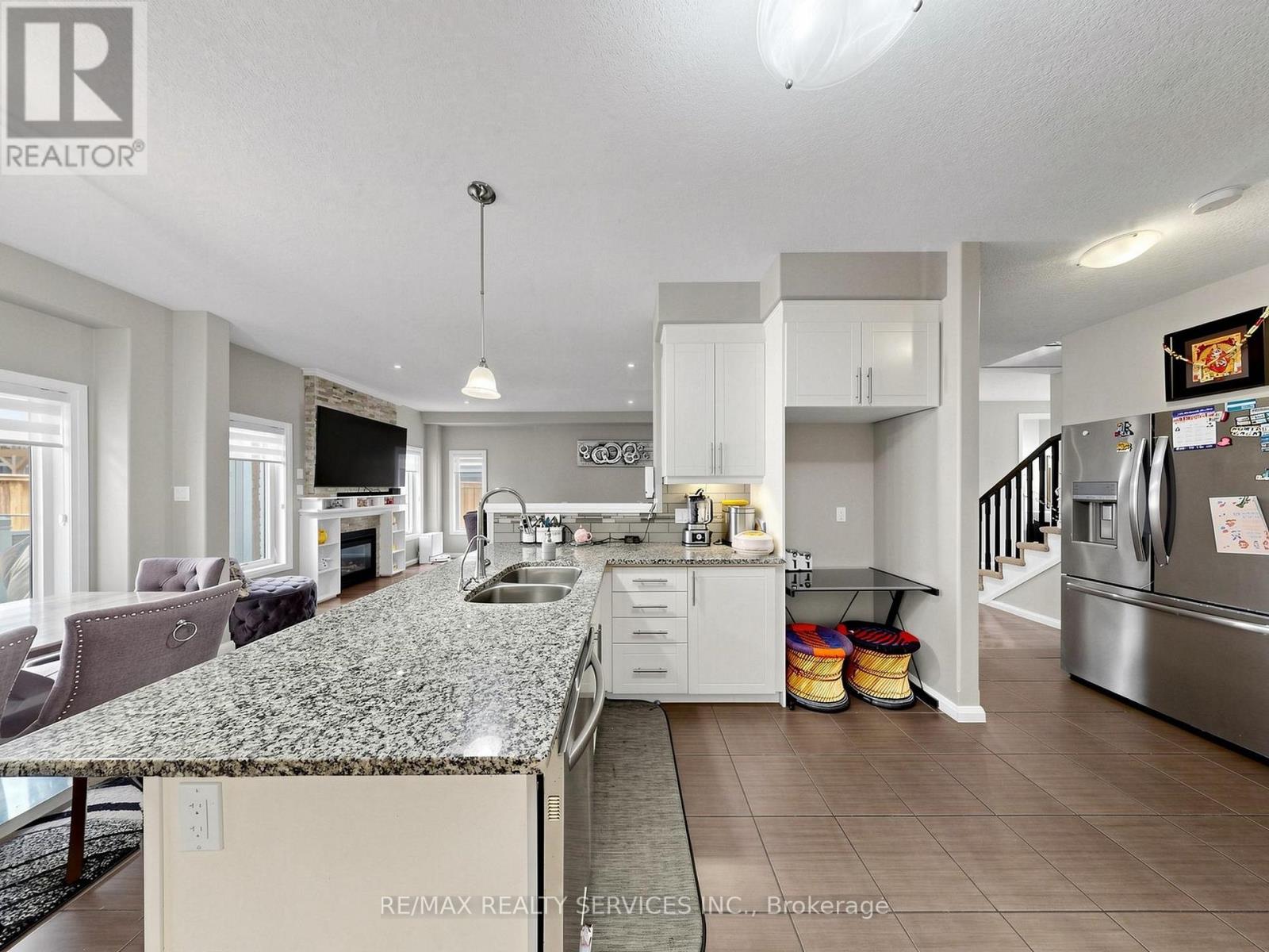 291 HARDCASTLE DRIVE - 13