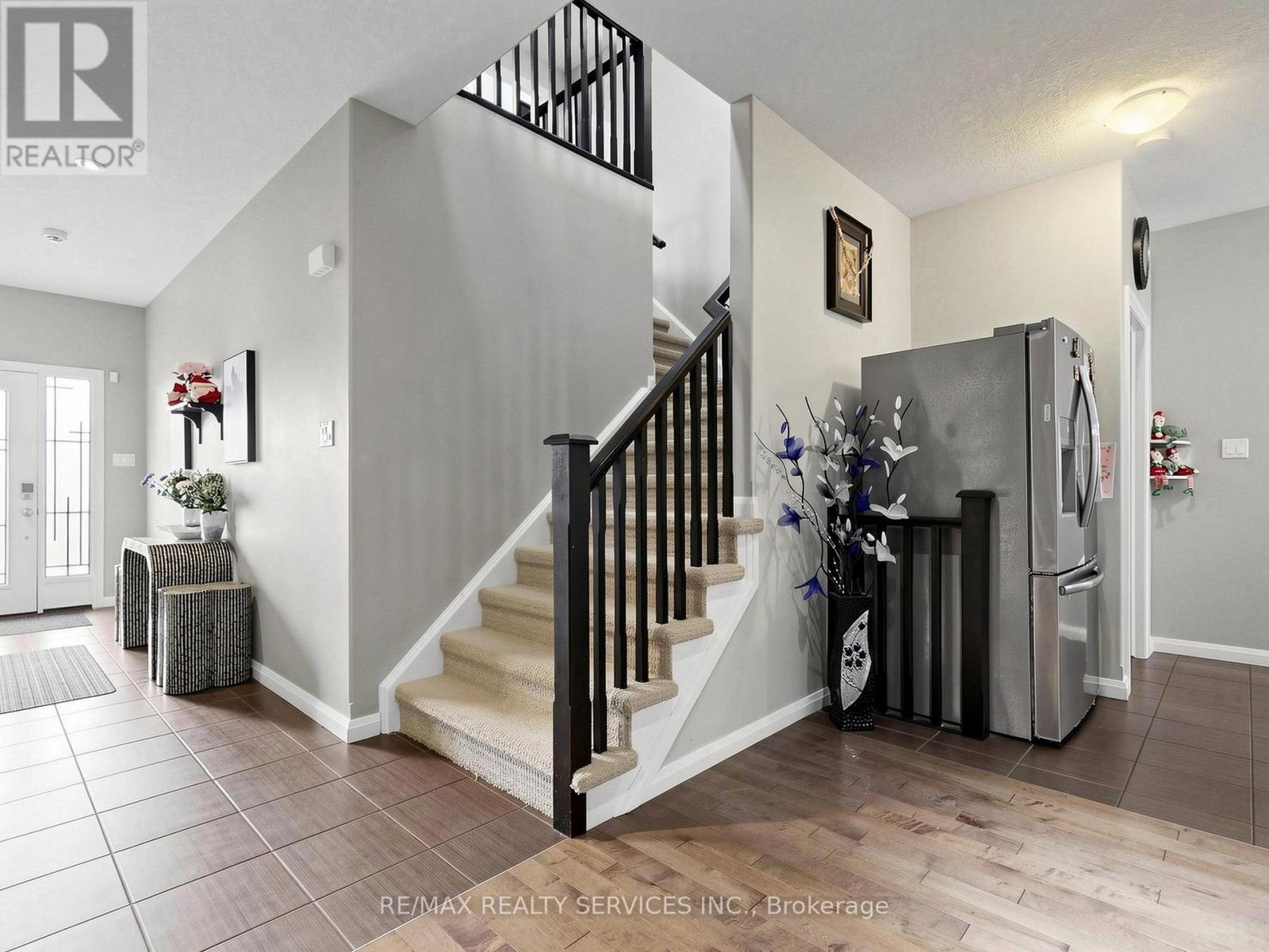 291 HARDCASTLE DRIVE - 18