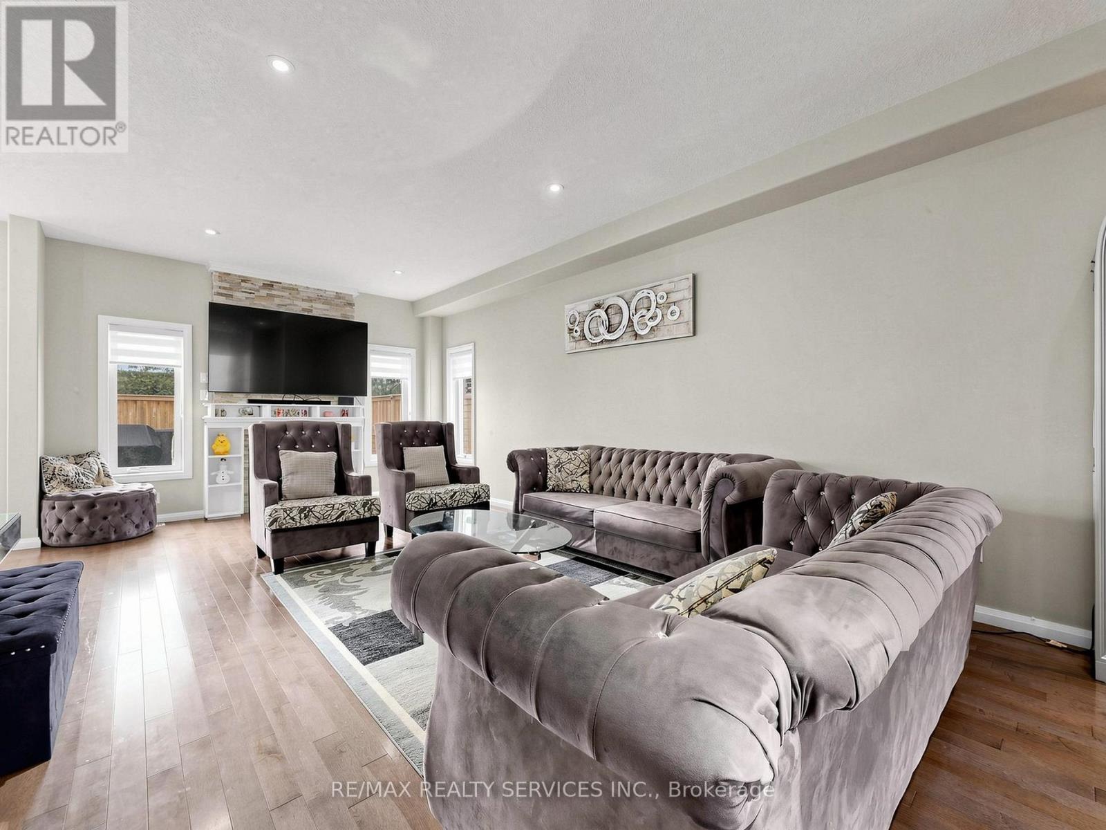 291 HARDCASTLE DRIVE - 8